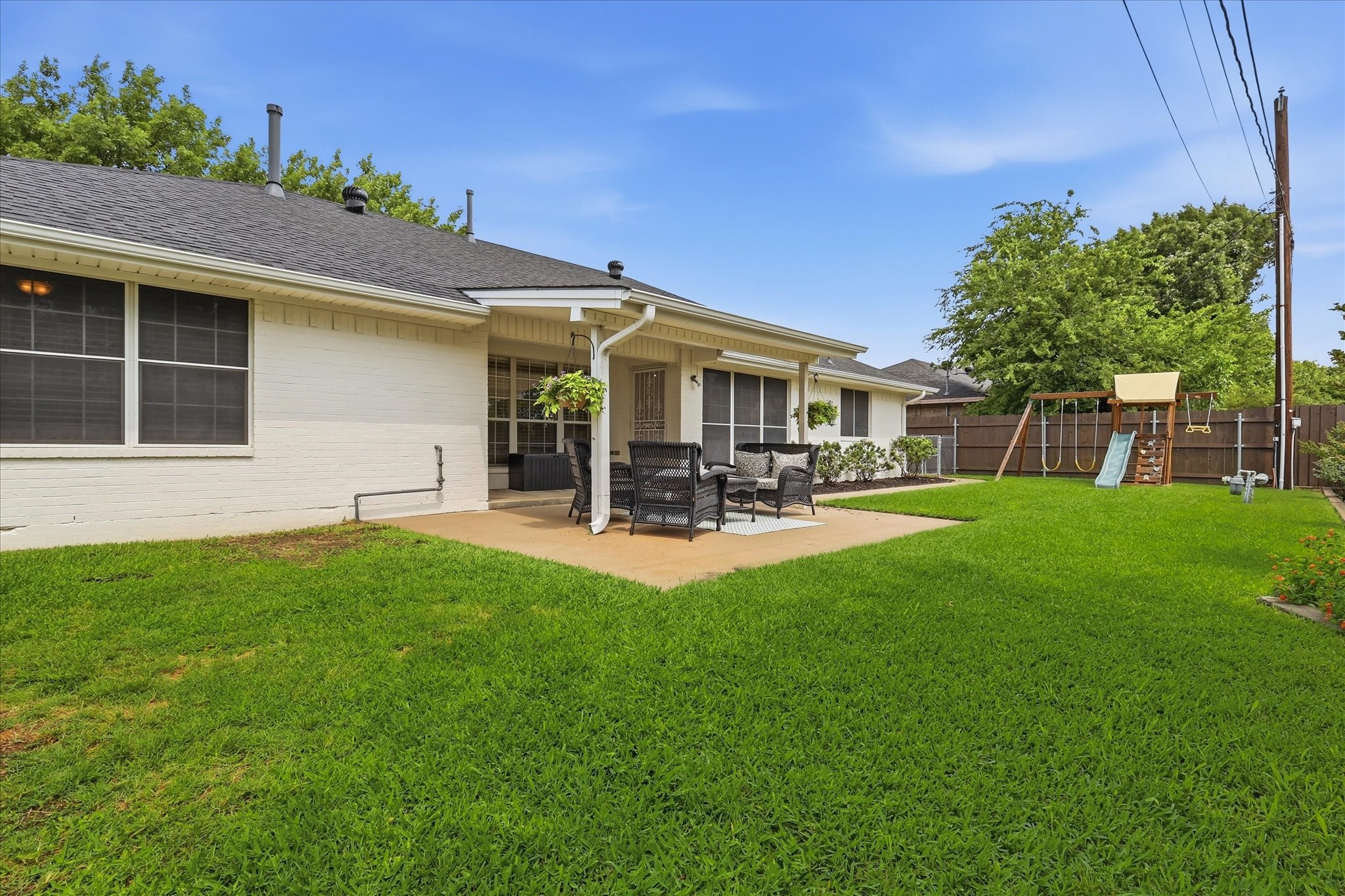 202 Colonial Heights Sanger TX 76266