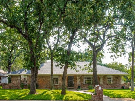 1312 Oak Glen Trail Arlington TX 76012
