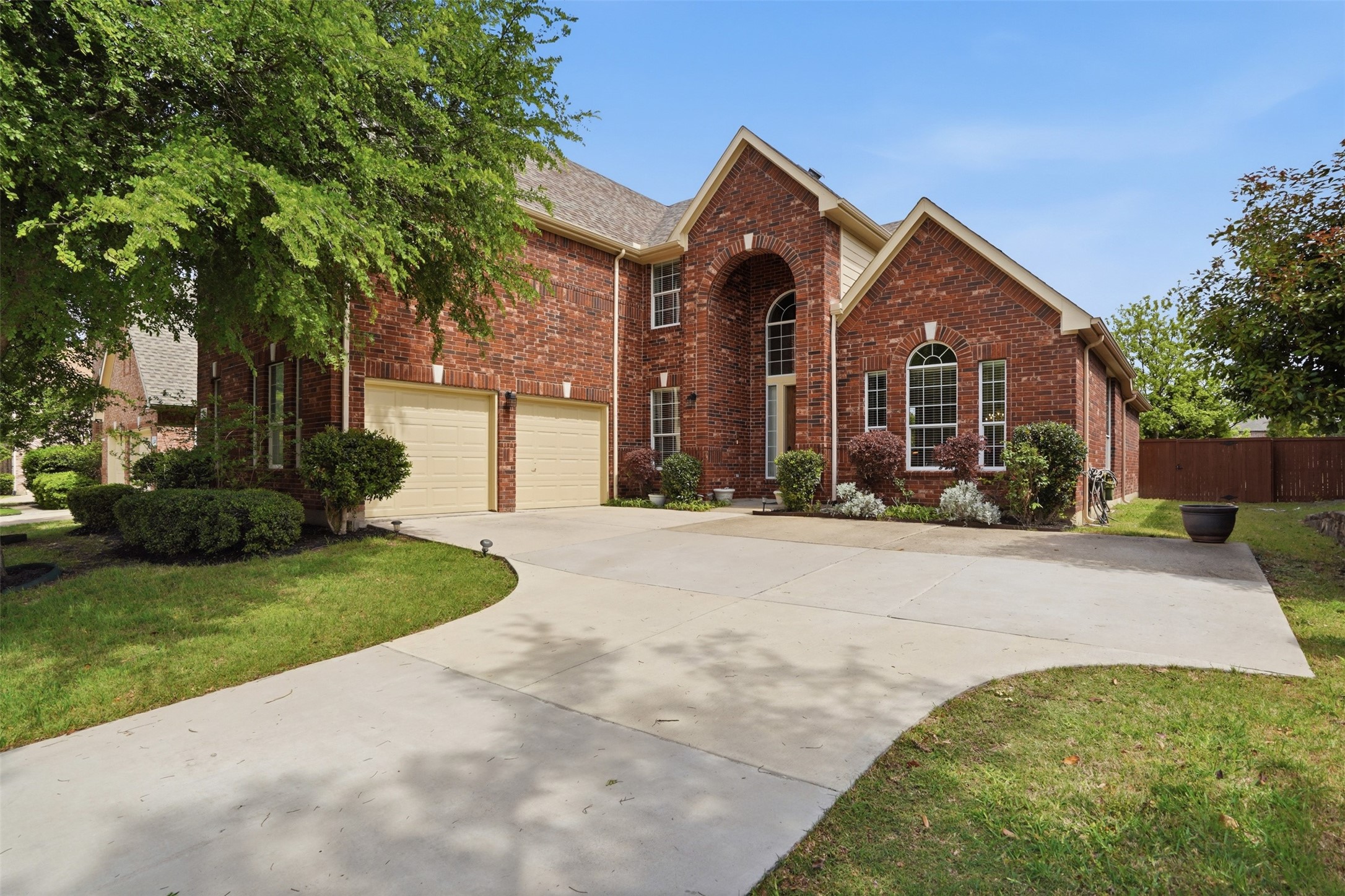 913 Royal Oaks Drive Mckinney TX 75072