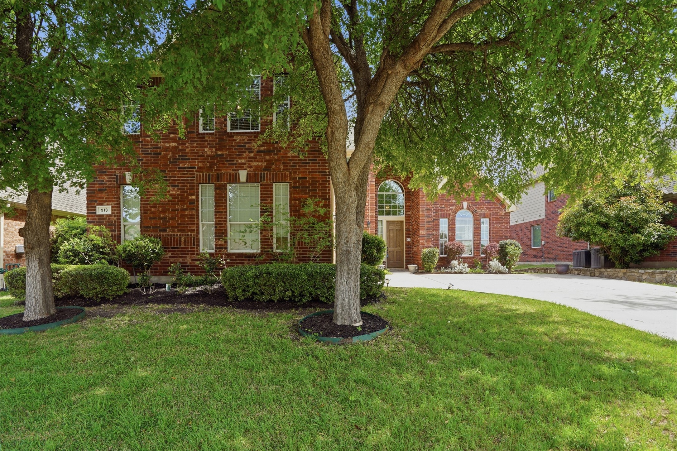 913 Royal Oaks Drive Mckinney TX 75072