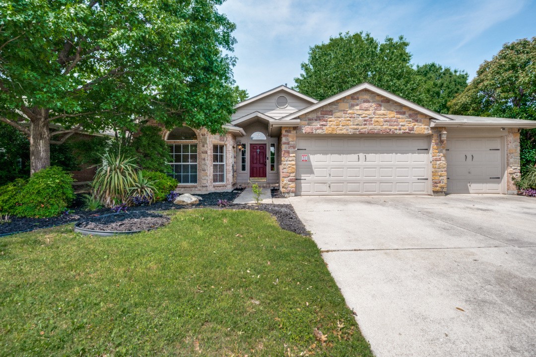716 Cardinal Drive Saginaw TX 76131