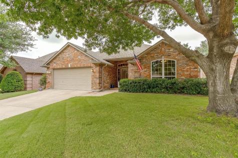 10416 Stonehill Drive Benbrook TX 76126