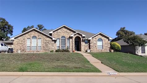 1257 Cross Creek Drive Kennedale TX 76060