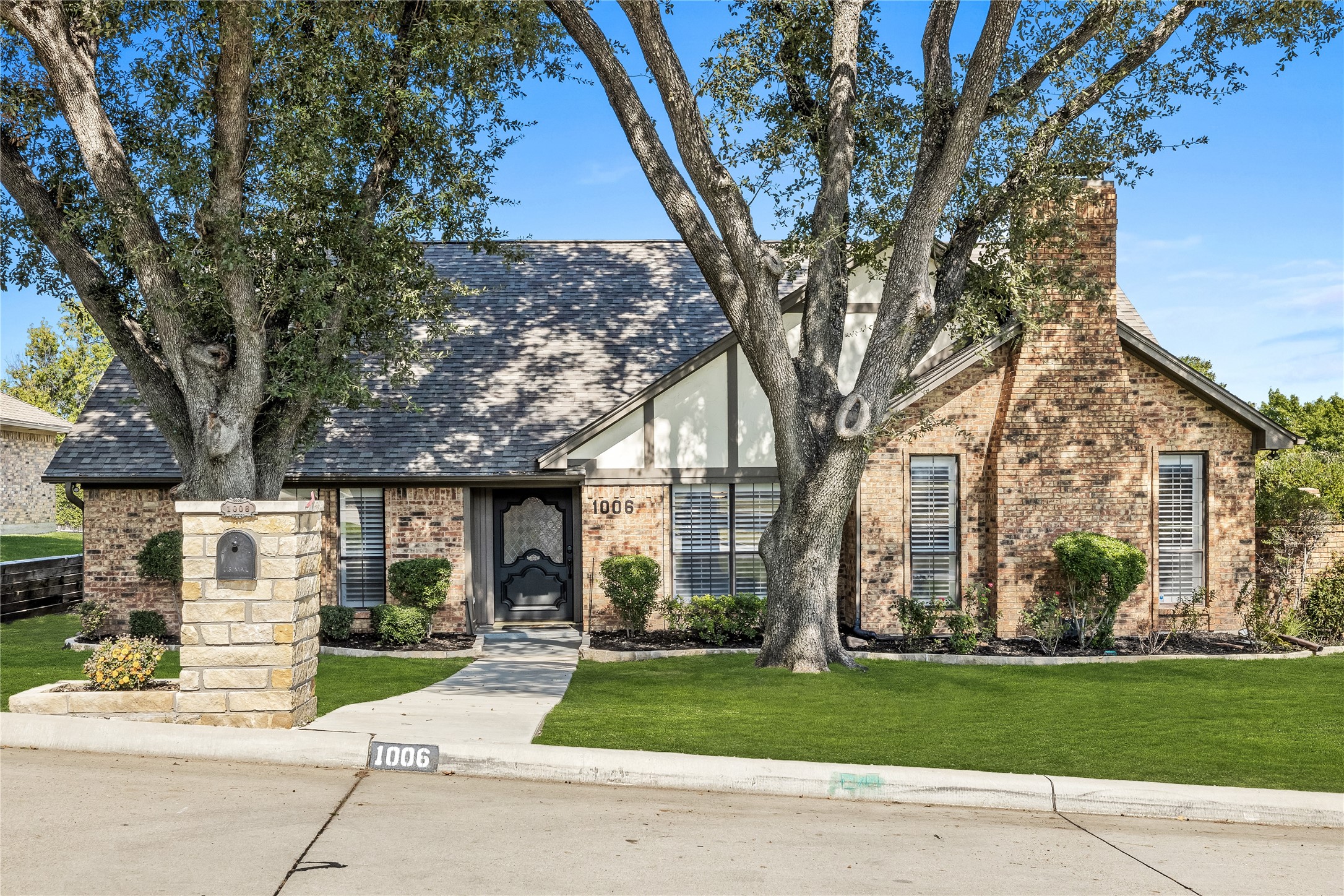 1006 British Boulevard Grand Prairie TX 75050