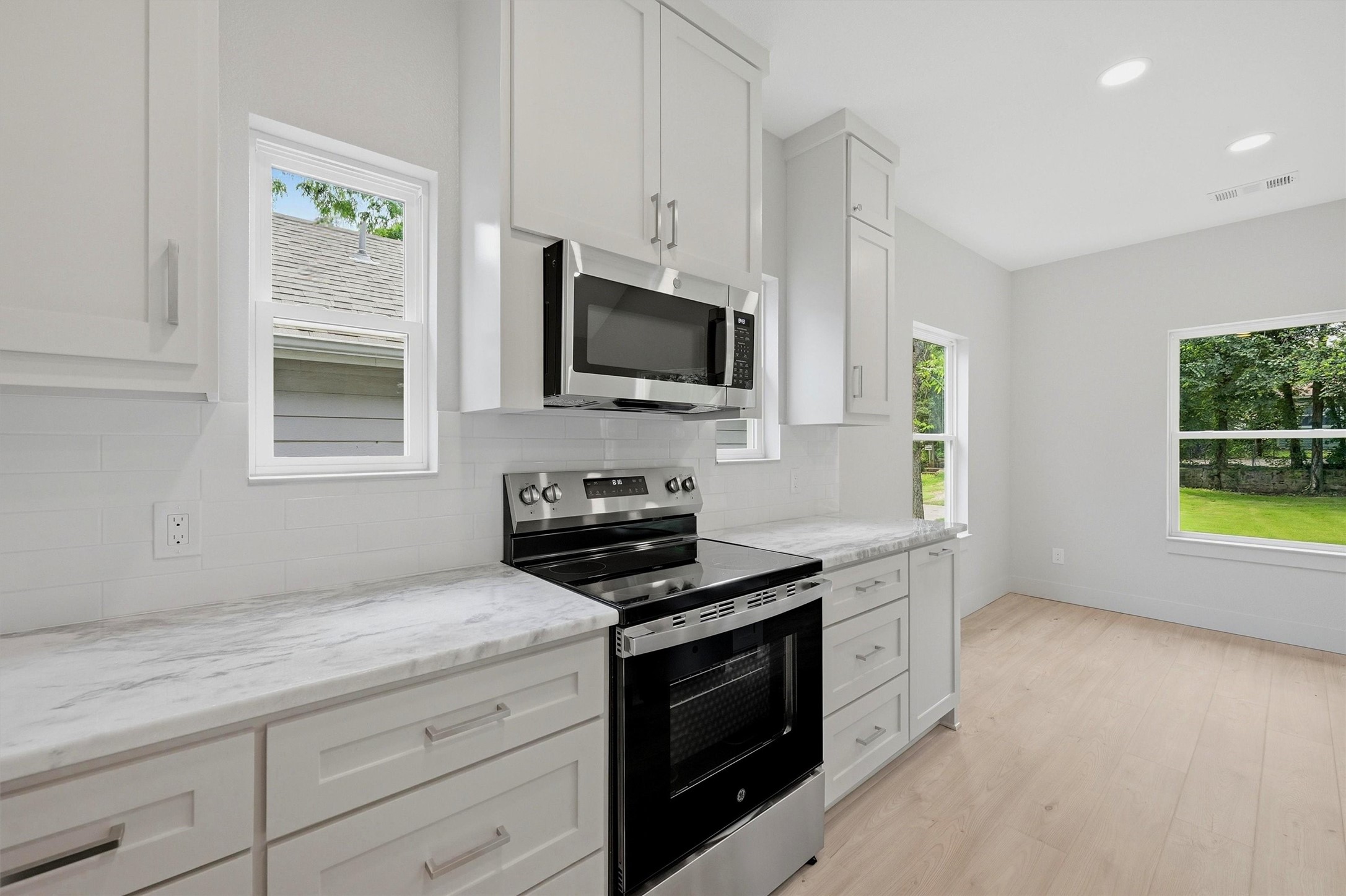 110 W Hull Street Denison TX 75021