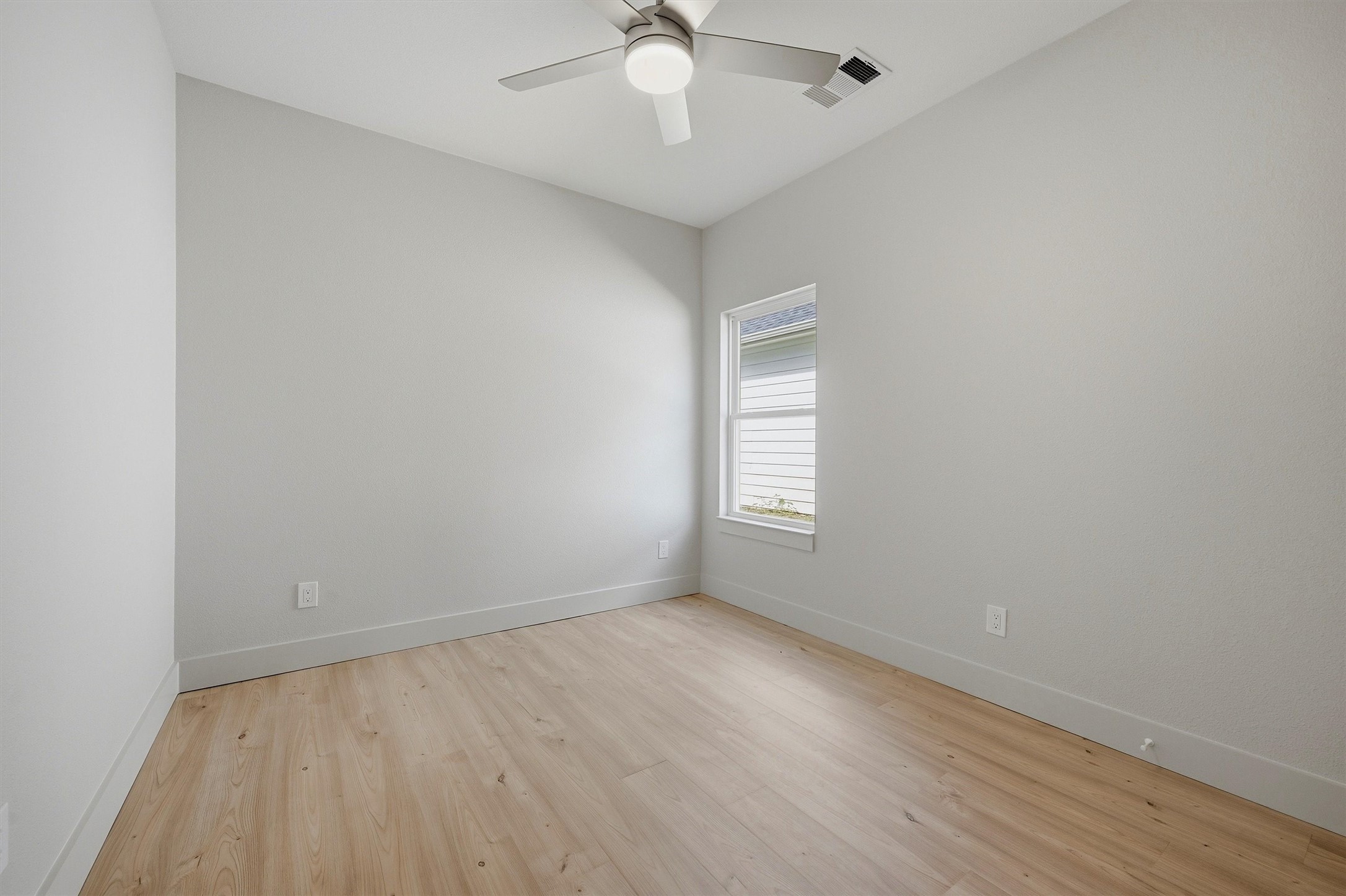 110 W Hull Street Denison TX 75021