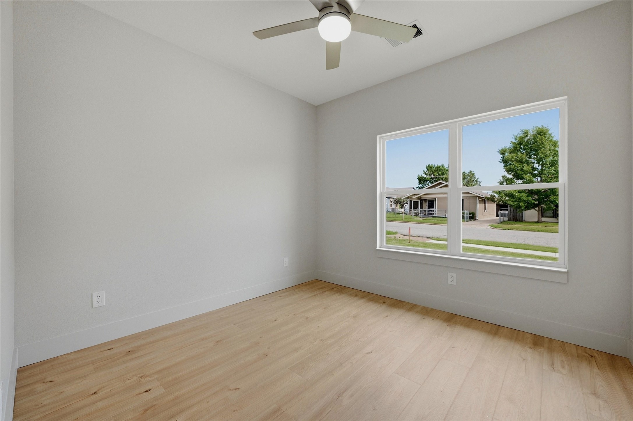 110 W Hull Street Denison TX 75021