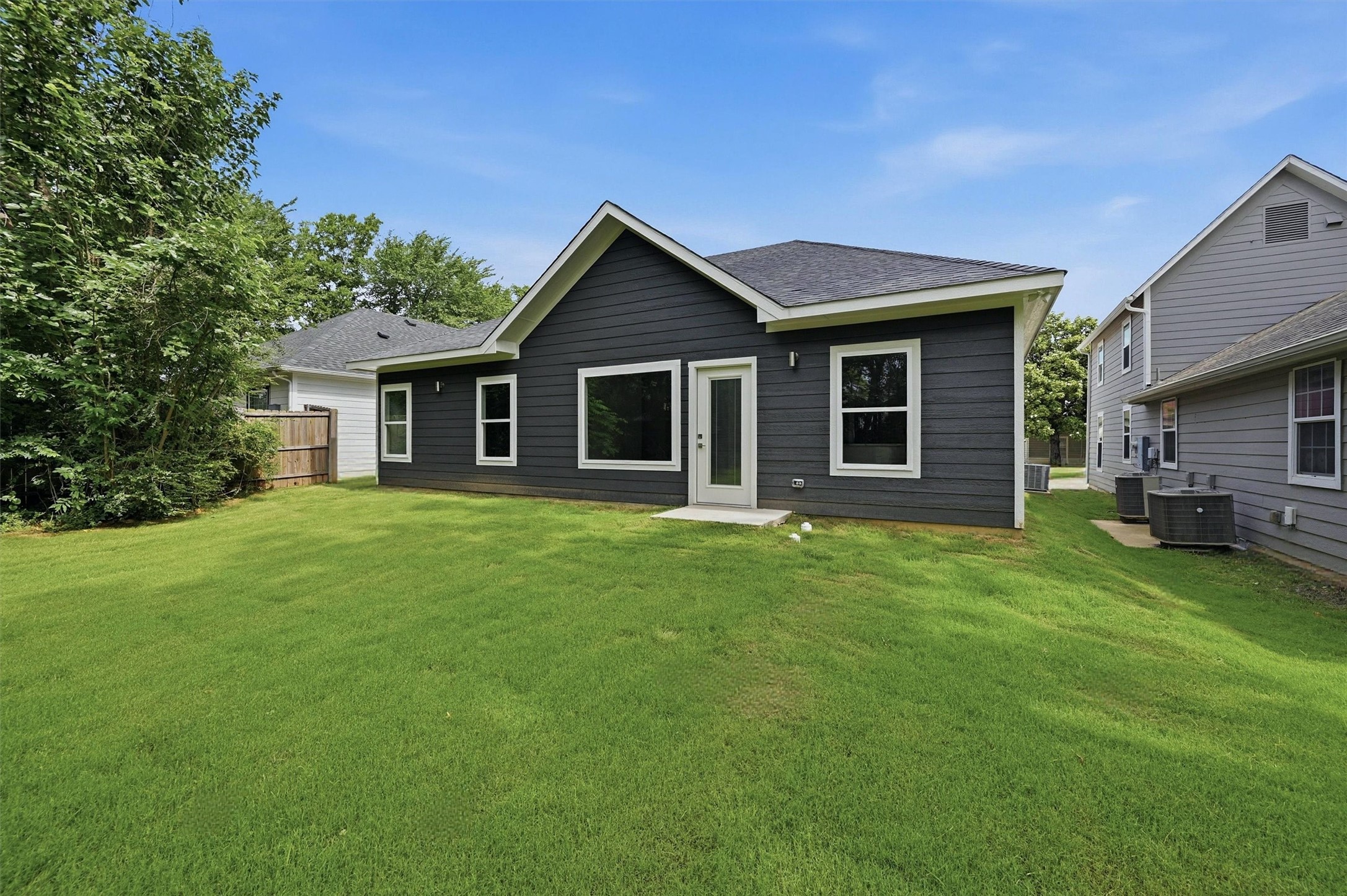 110 W Hull Street Denison TX 75021