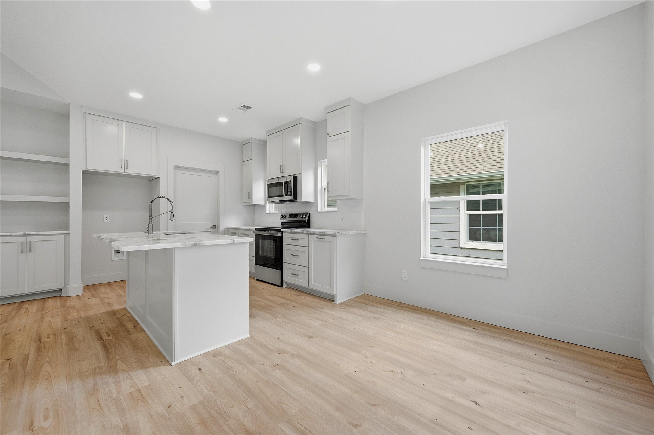 110 W Hull Street Denison TX 75021