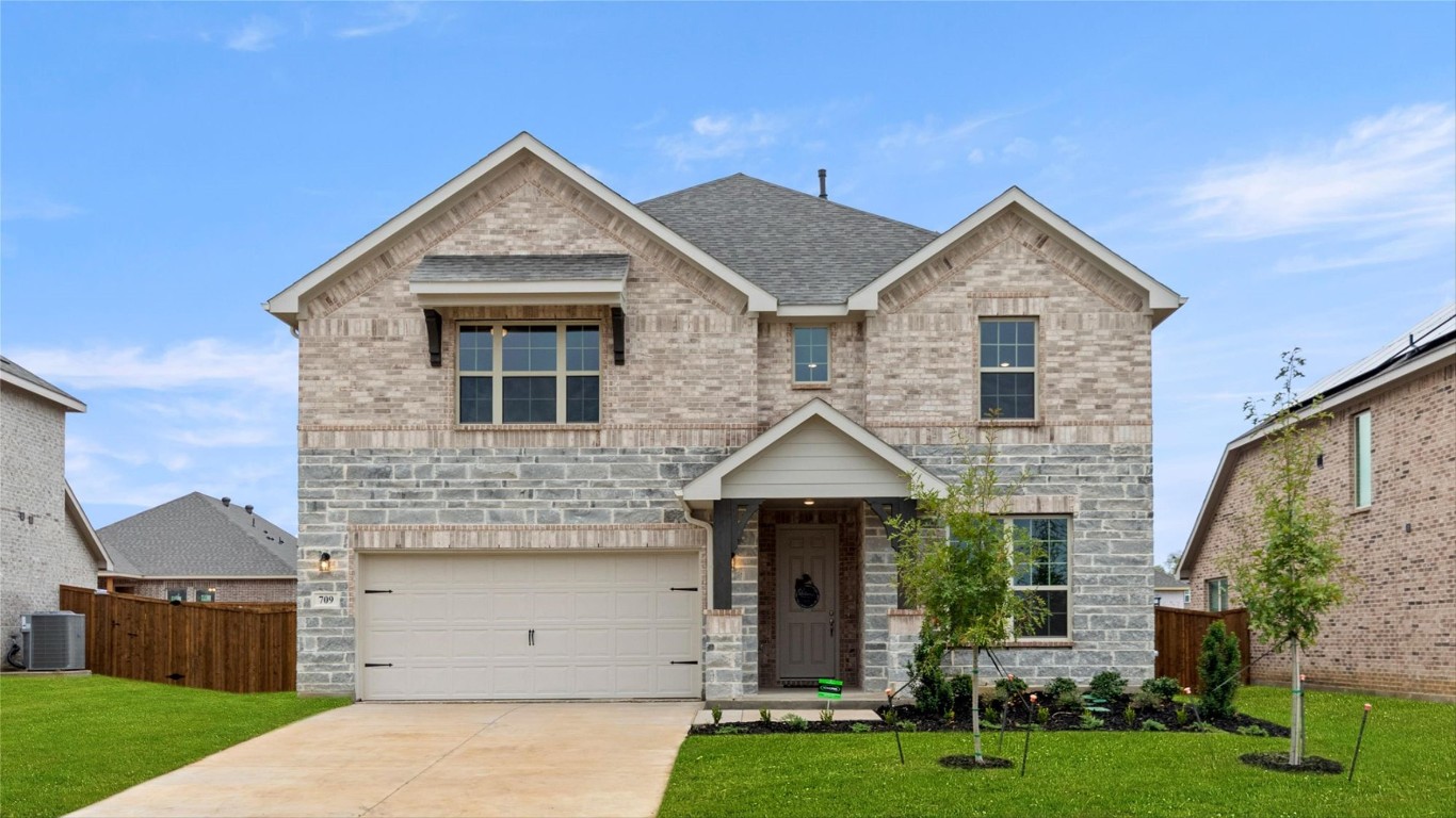 709 Matador Lane Arlington TX 76002