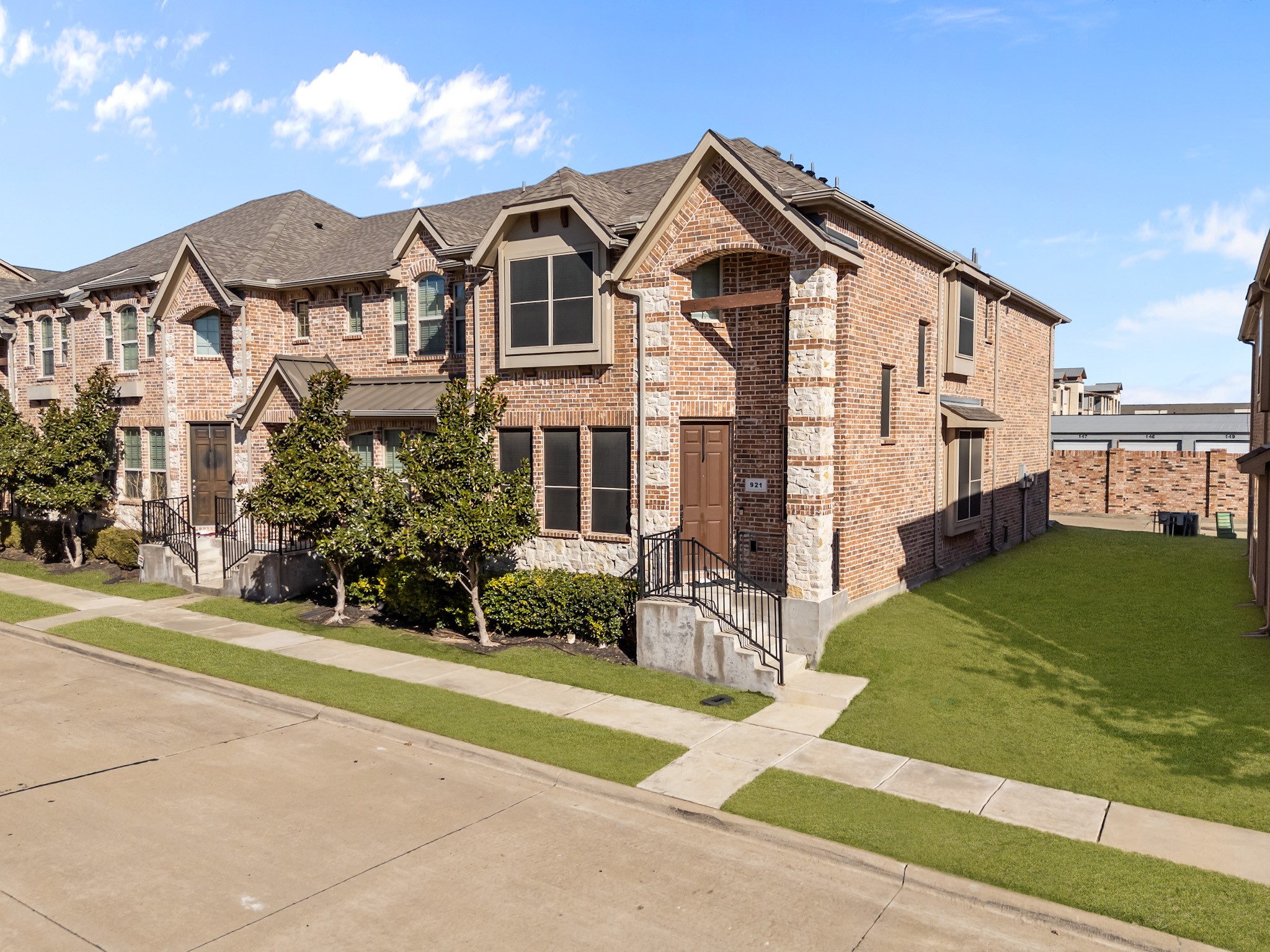 921 Shelby Lane Lewisville TX 75056