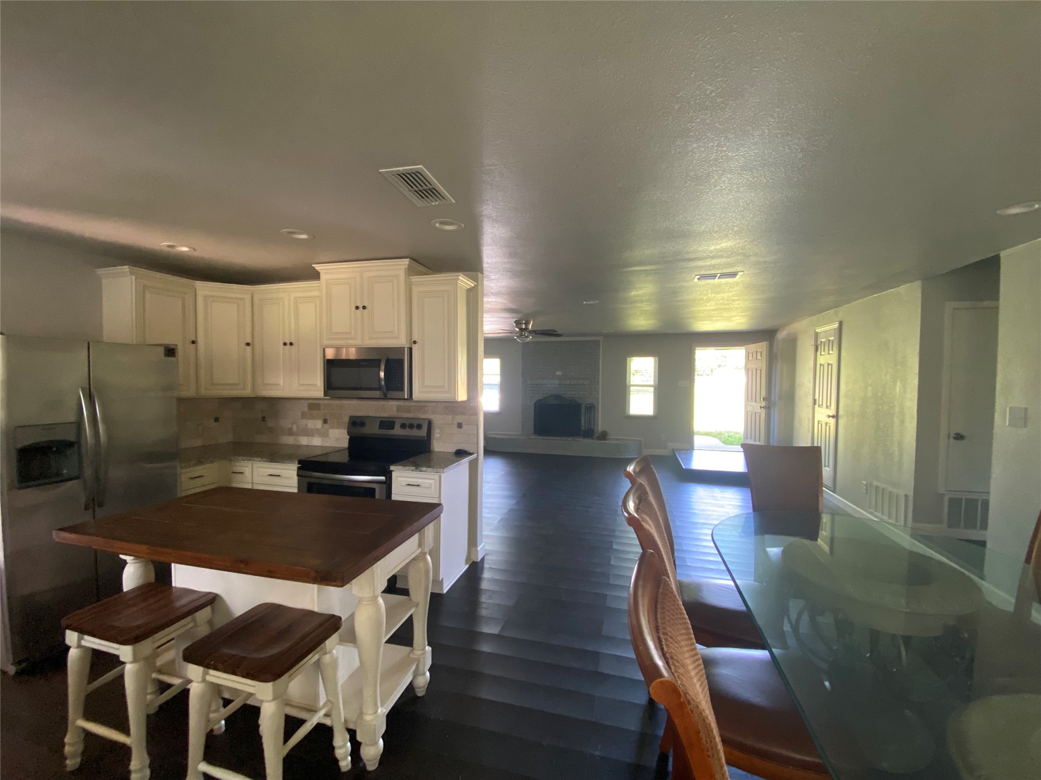 1410 E Royall Boulevard Malakoff TX 75148
