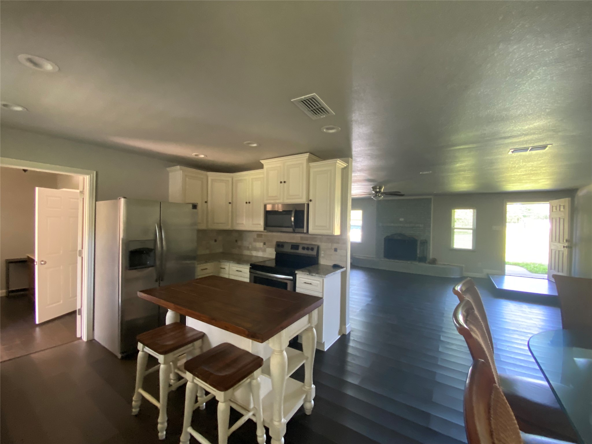 1410 E Royall Boulevard Malakoff TX 75148