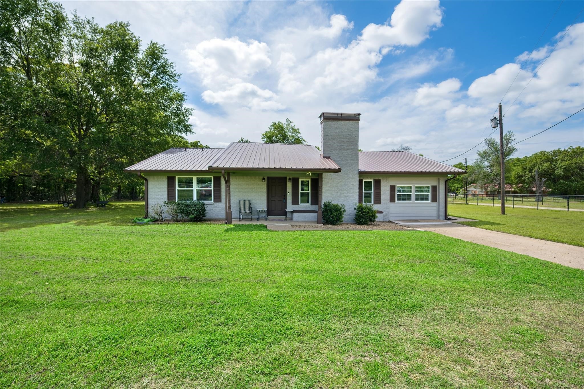 1410 E Royall Boulevard Malakoff TX 75148