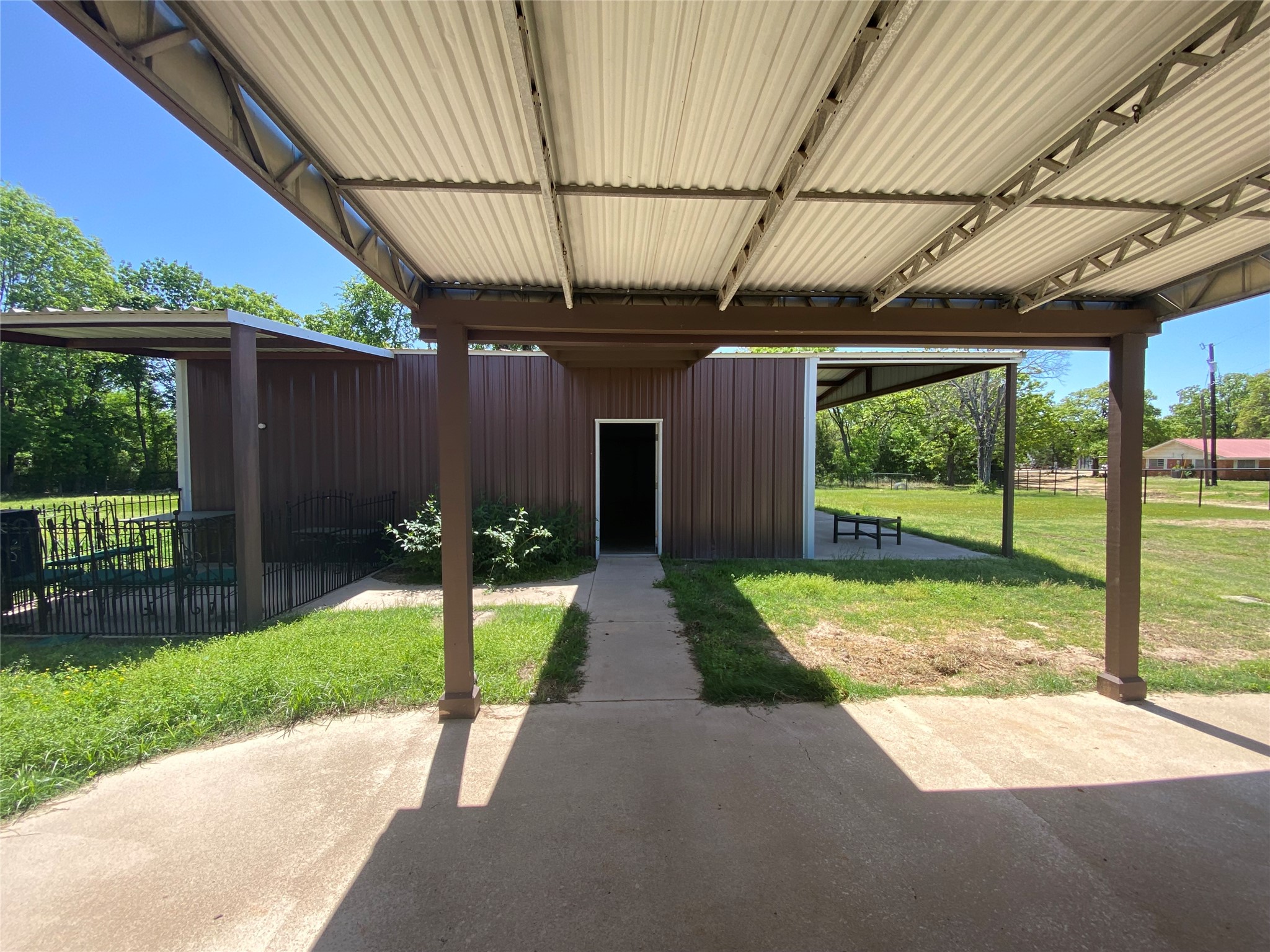 1410 E Royall Boulevard Malakoff TX 75148