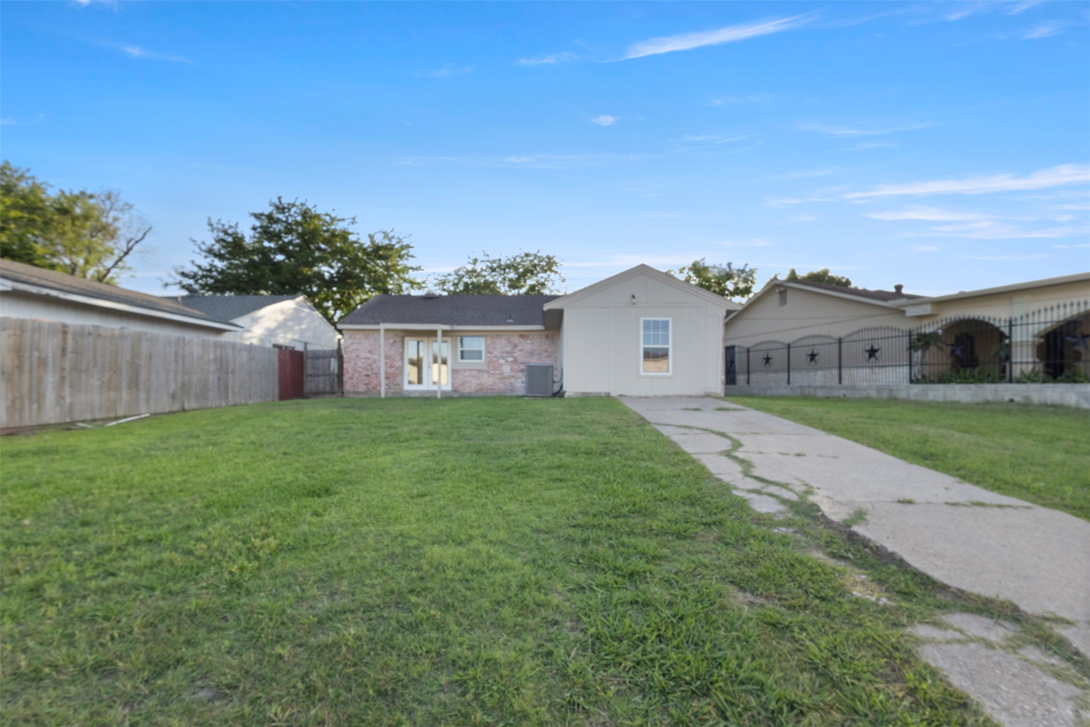 9776 Faircloud Drive Dallas TX 75217