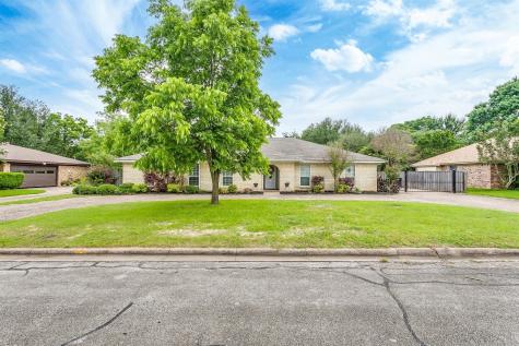 720 Bluebird Street Fort Worth TX 76140