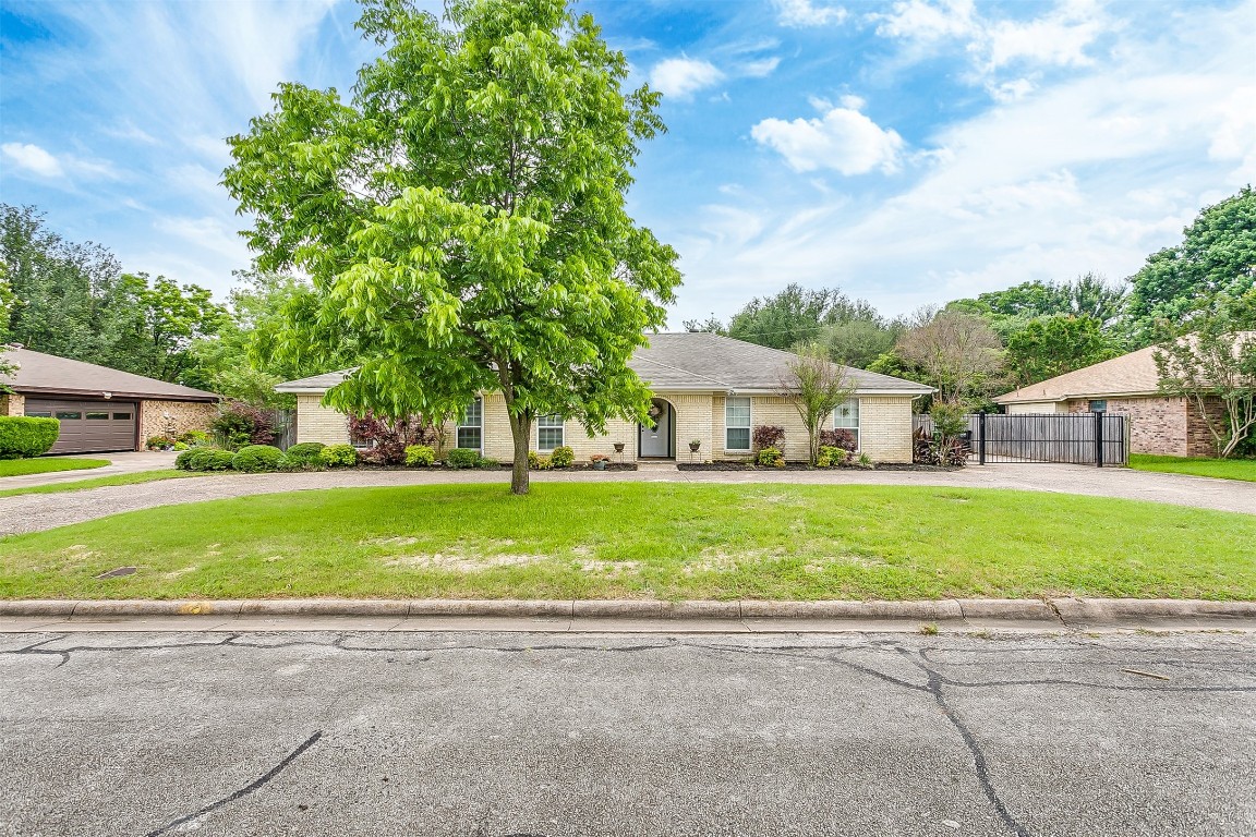 720 Bluebird Street Fort Worth TX 76140
