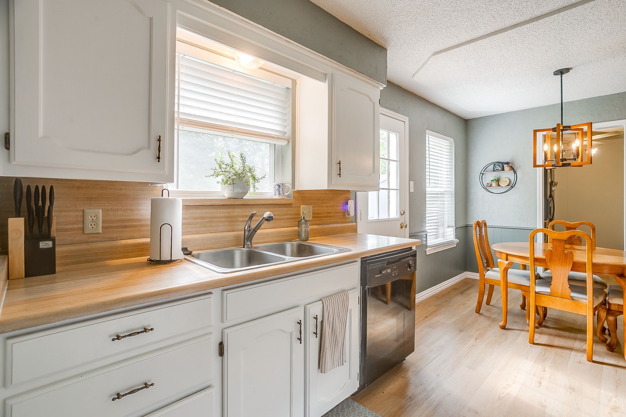 517 Post Oak Lane Burleson TX 76028