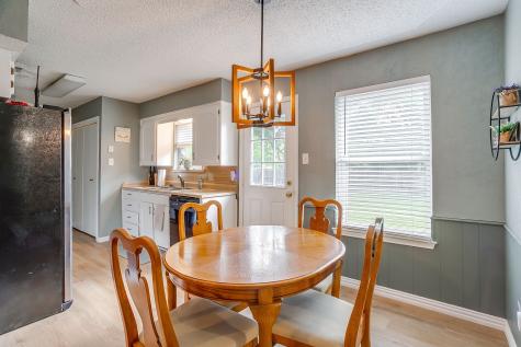 517 Post Oak Lane Burleson TX 76028