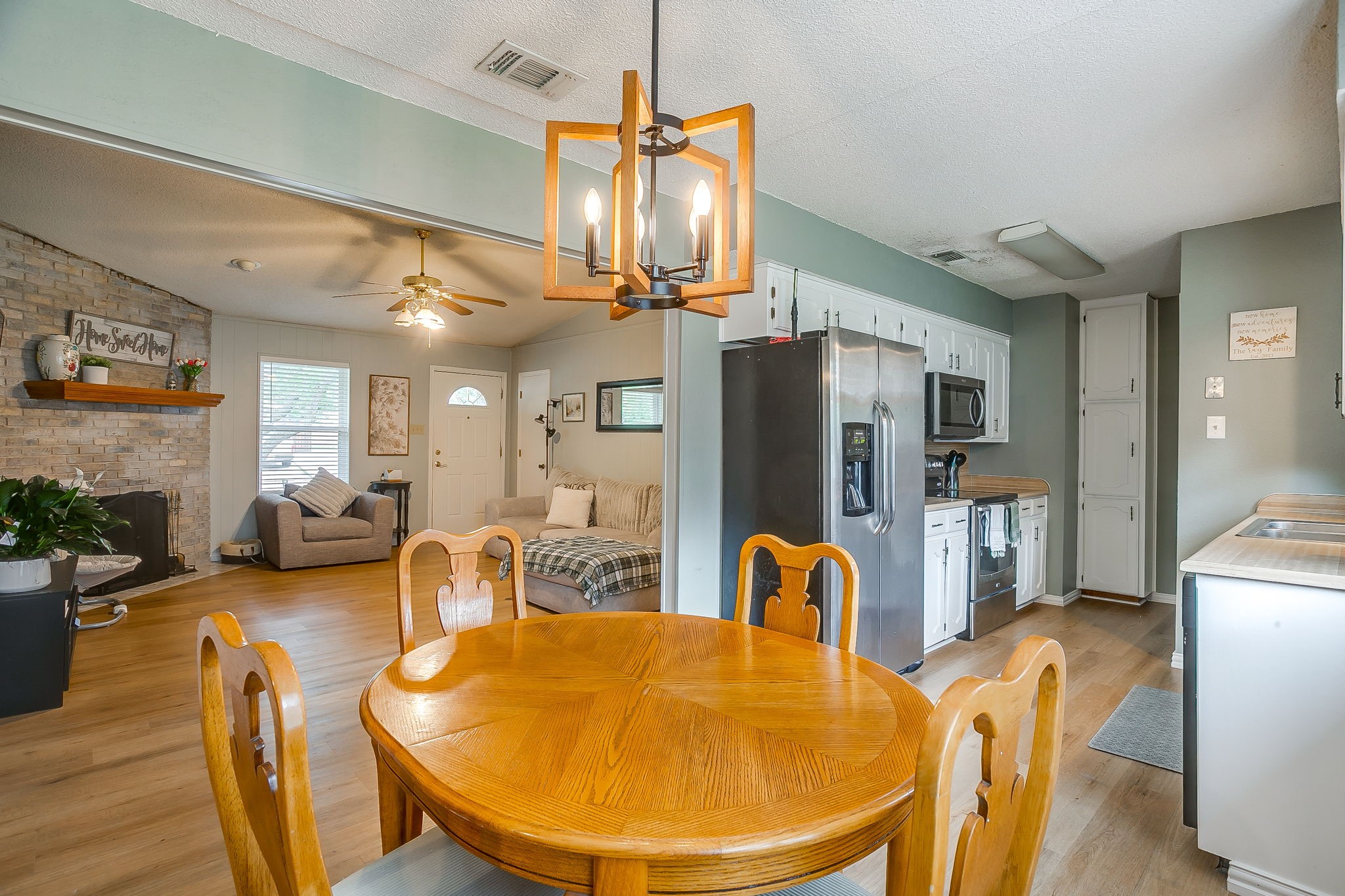 517 Post Oak Lane Burleson TX 76028