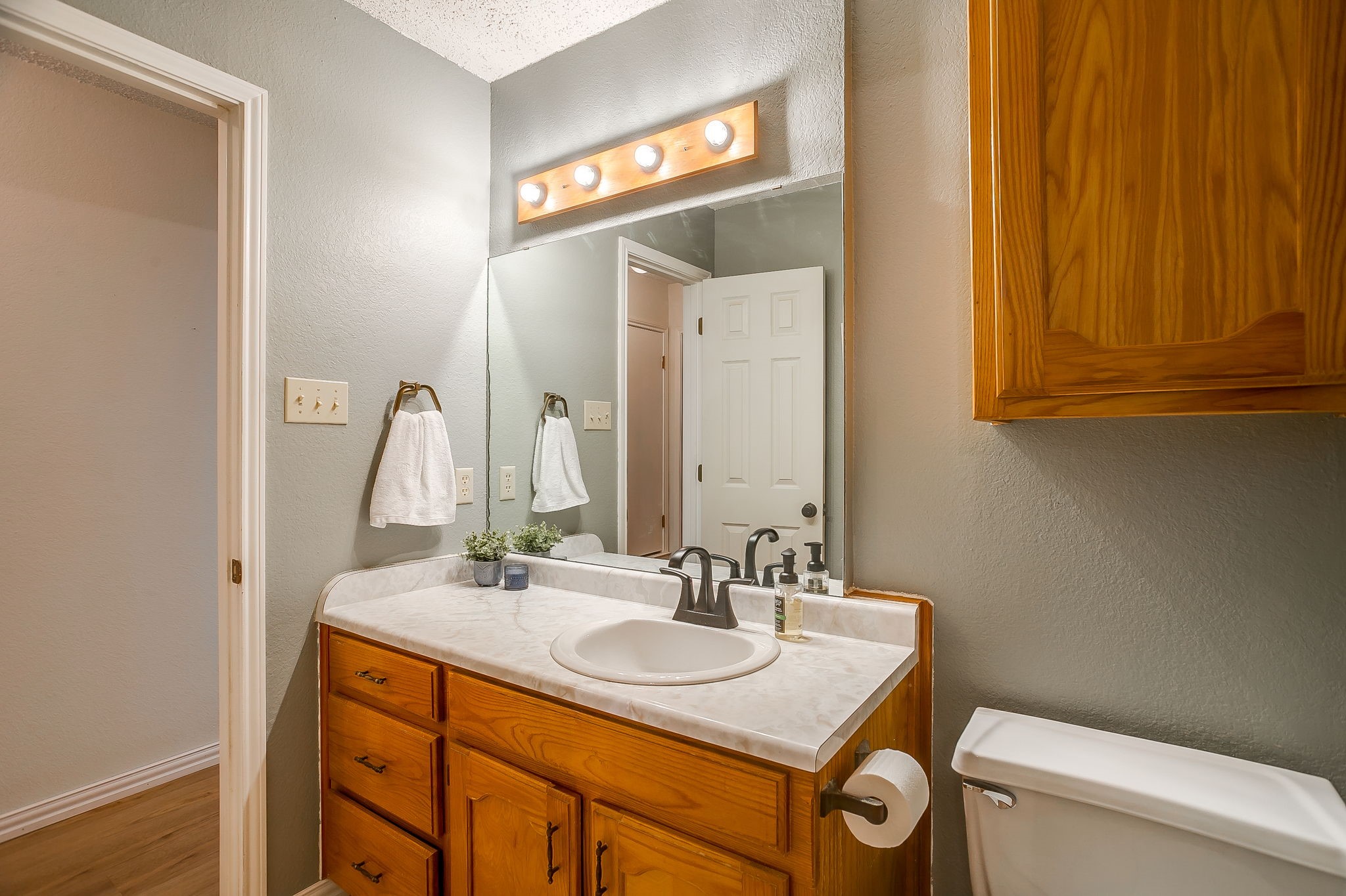 517 Post Oak Lane Burleson TX 76028