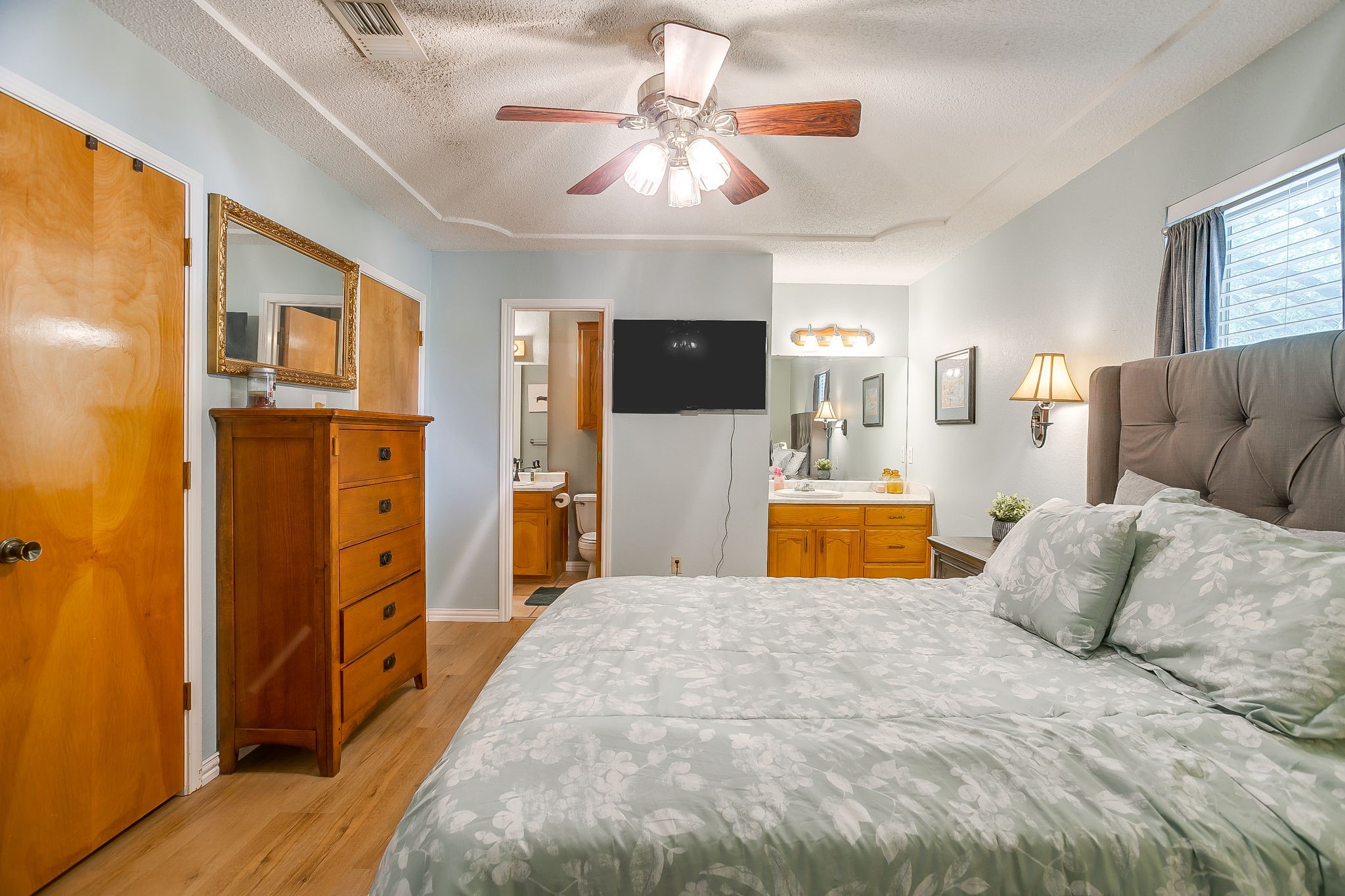 517 Post Oak Lane Burleson TX 76028