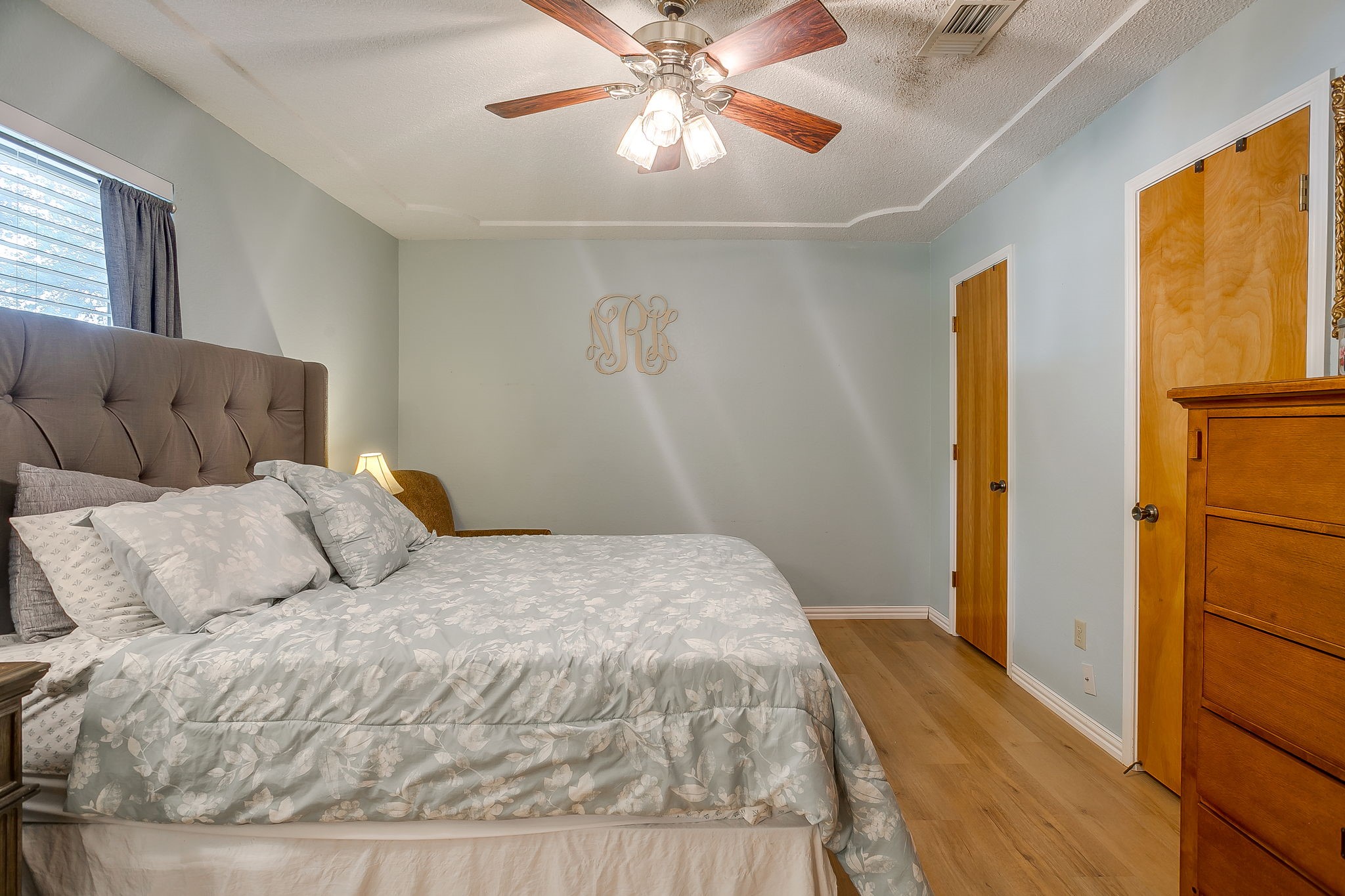 517 Post Oak Lane Burleson TX 76028