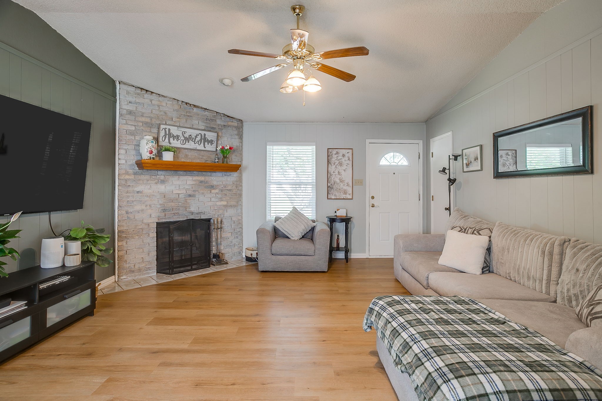 517 Post Oak Lane Burleson TX 76028