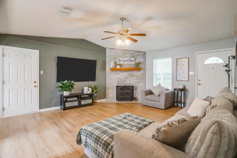 517 Post Oak Lane Burleson TX 76028