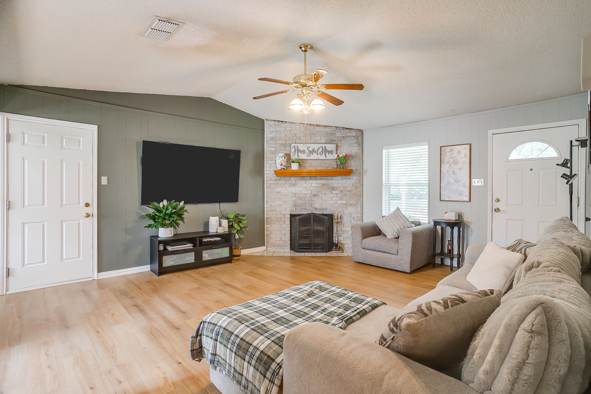 517 Post Oak Lane Burleson TX 76028