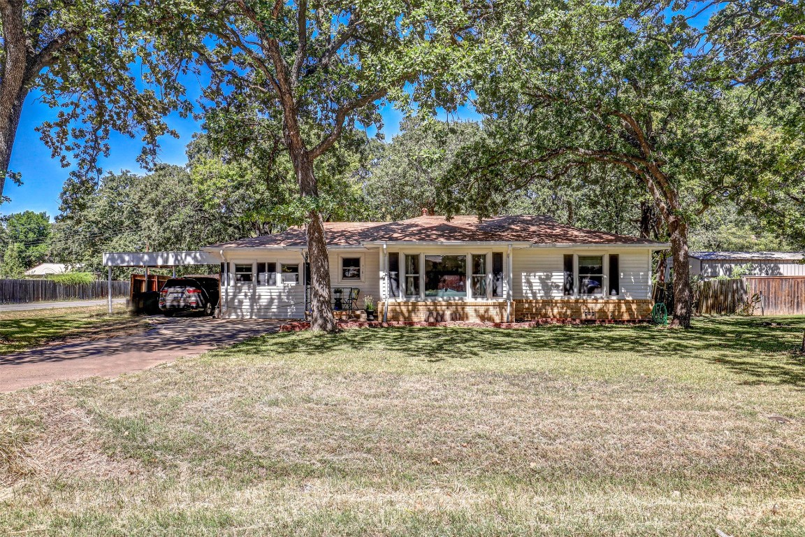 1101 Carpenter Street Azle TX 76020