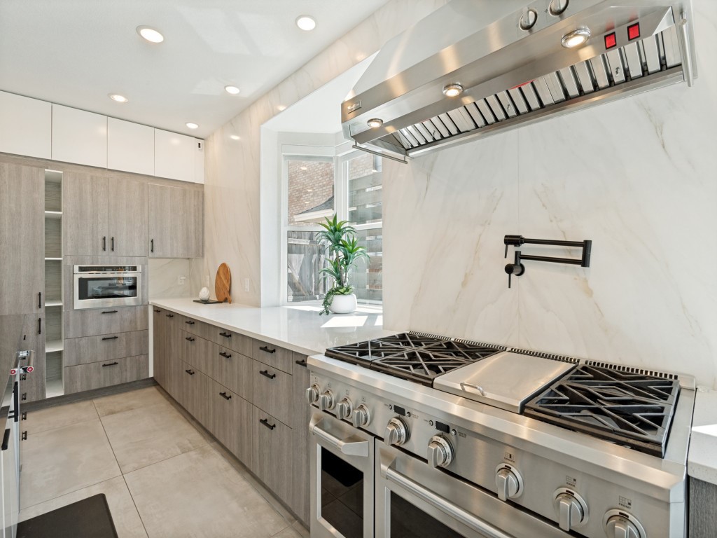 2805 Greenbrook Court Grapevine TX 76051