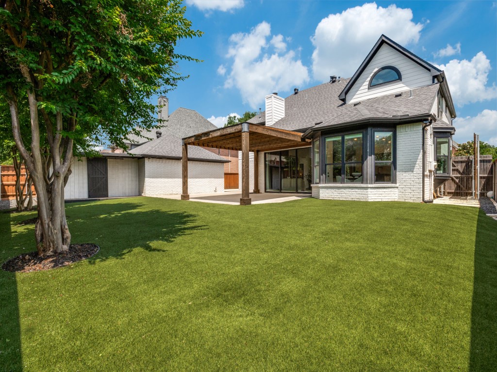 2805 Greenbrook Court Grapevine TX 76051