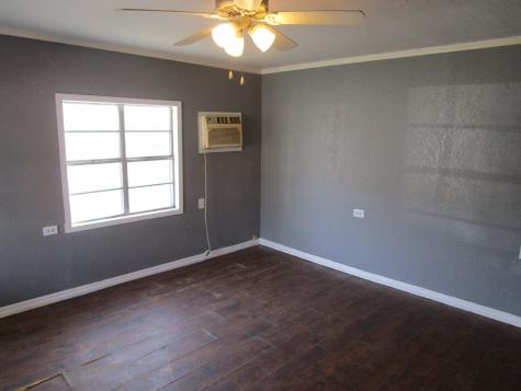 905 Wallis Avenue Santa Anna TX 76878
