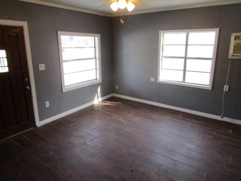 905 Wallis Avenue Santa Anna TX 76878