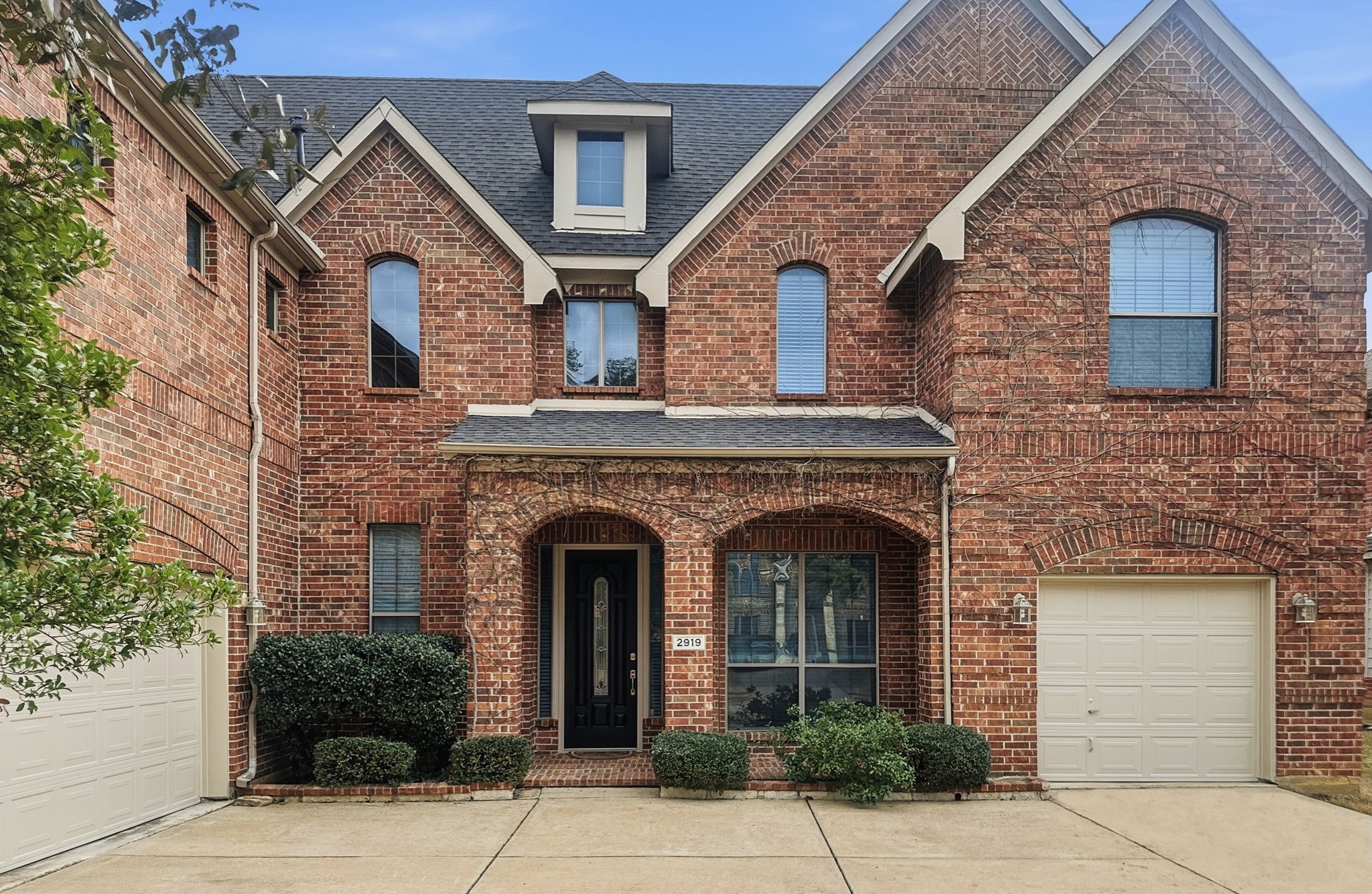 2919 Bandera Grand Prairie TX 75054