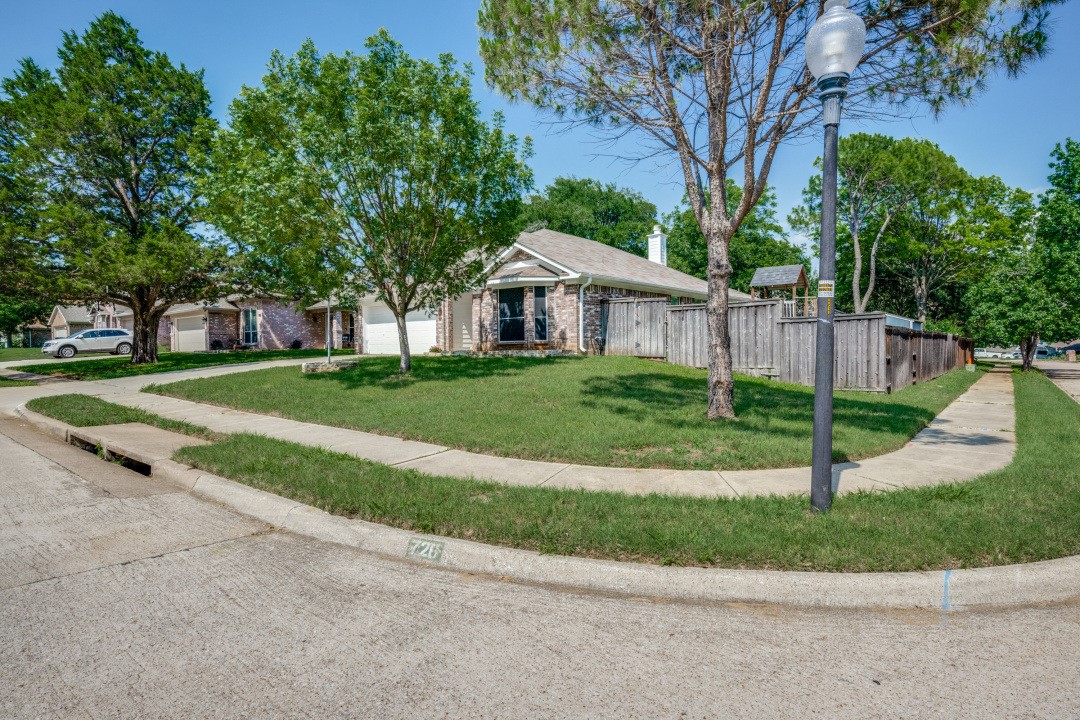 726 Texas Oak Trail Lake Dallas TX 75065