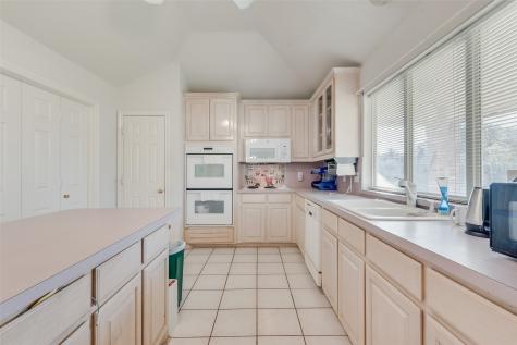 232 W Willow Creek Drive Glenn Heights TX 75154