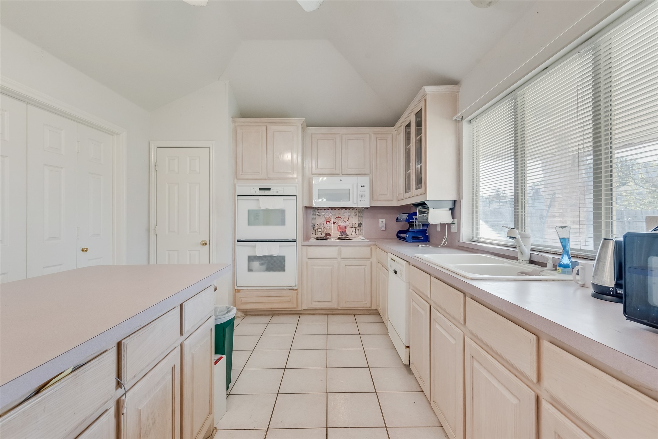 232 W Willow Creek Drive Glenn Heights TX 75154