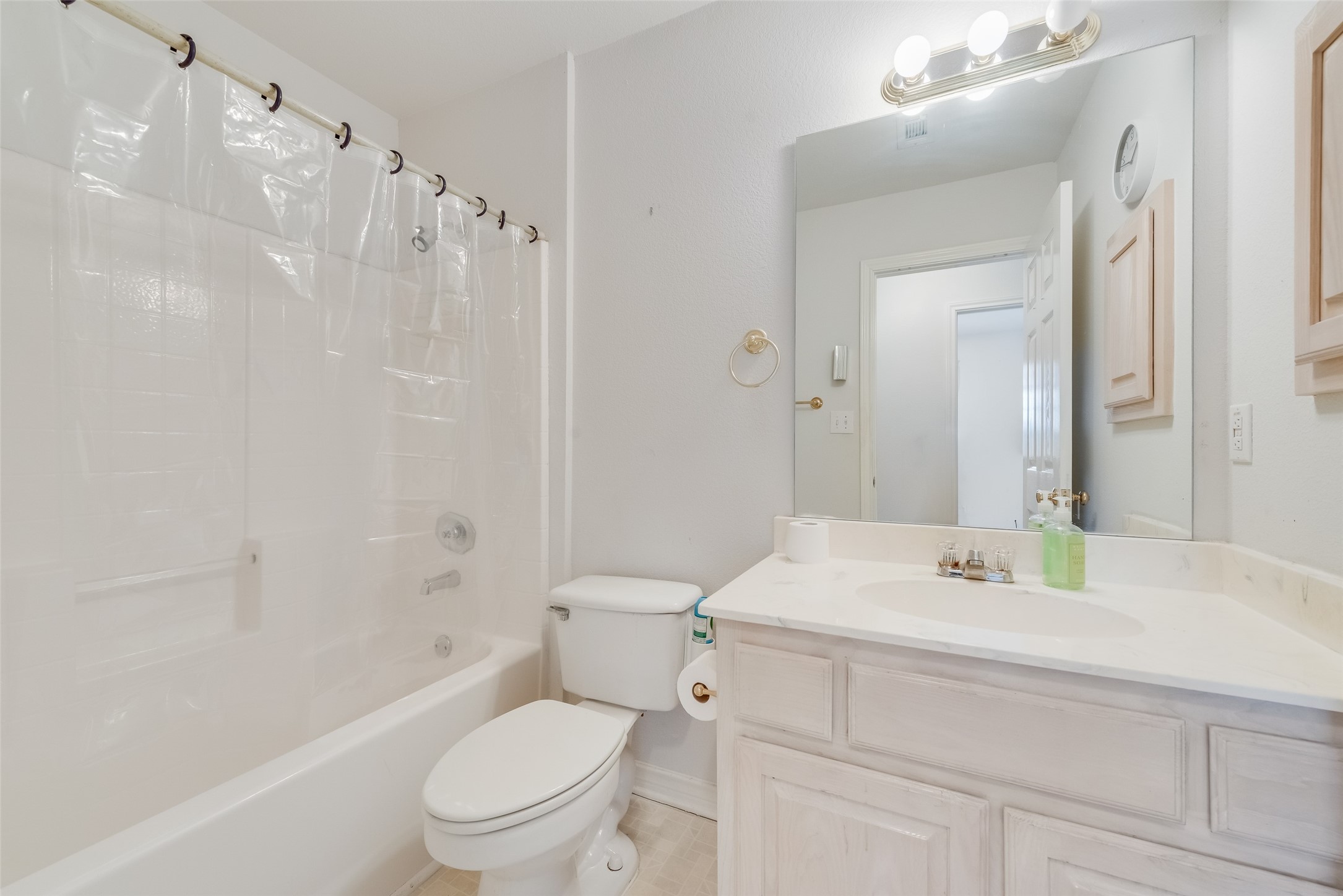 232 W Willow Creek Drive Glenn Heights TX 75154