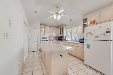 232 W Willow Creek Drive Glenn Heights TX 75154