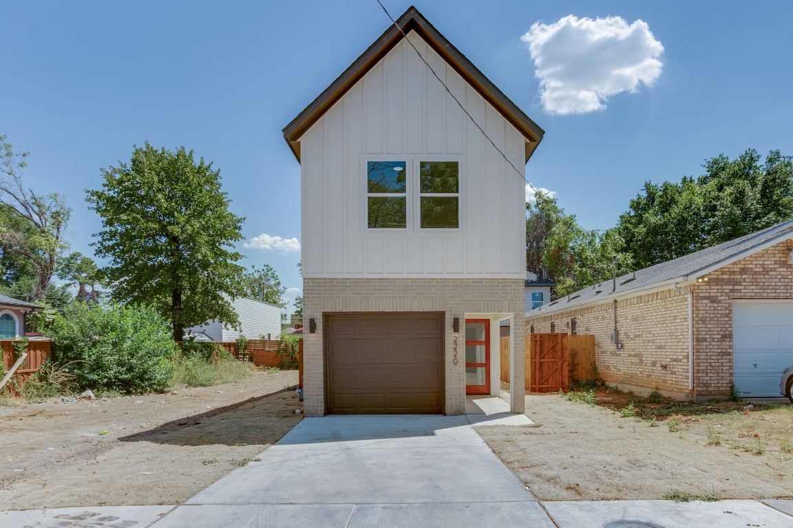 2220 Bethurum Avenue Dallas TX 75215