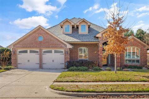 329 Carriage Lane Saginaw TX 76179