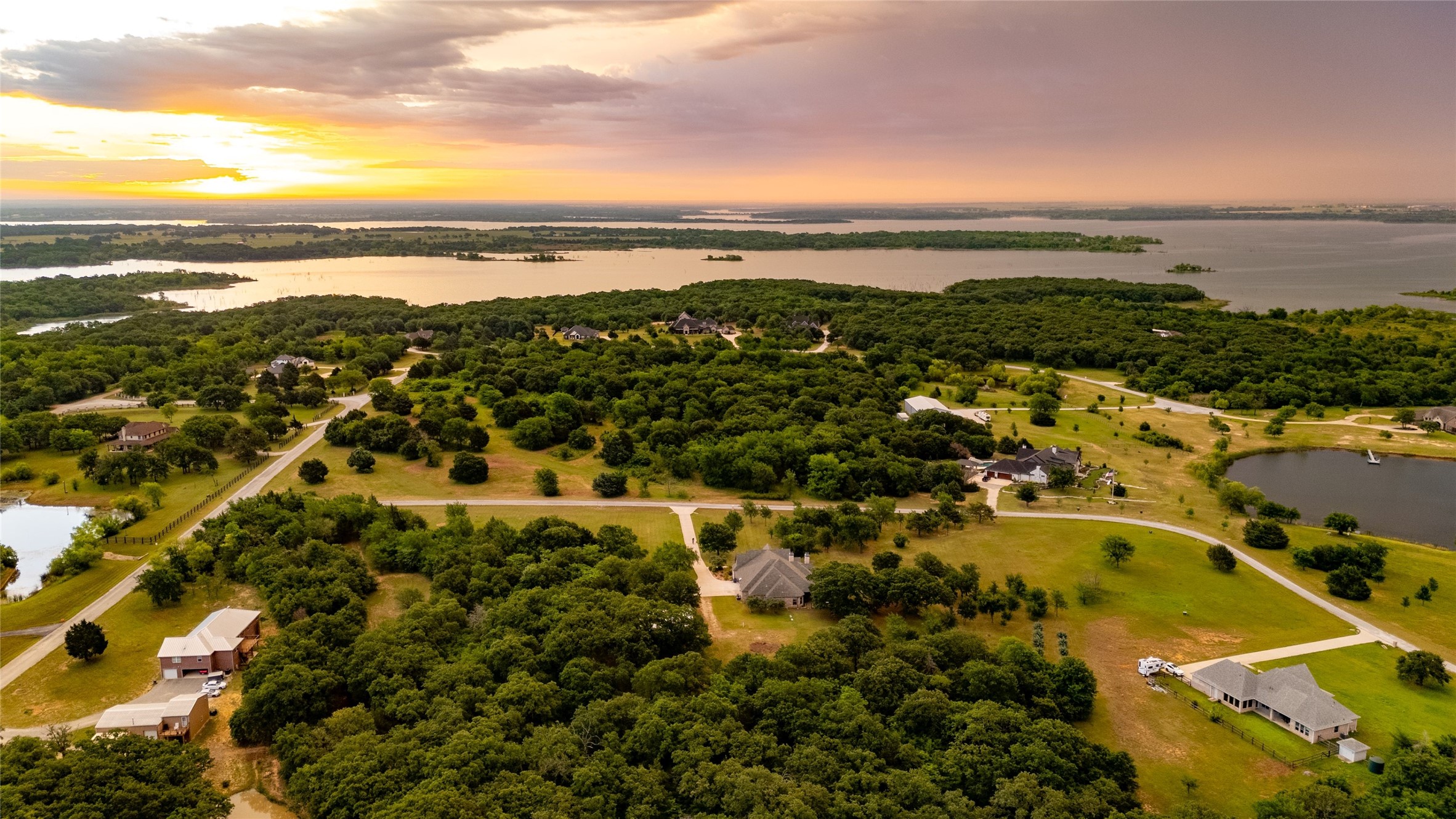 99 Lake Drive Tioga TX 76271