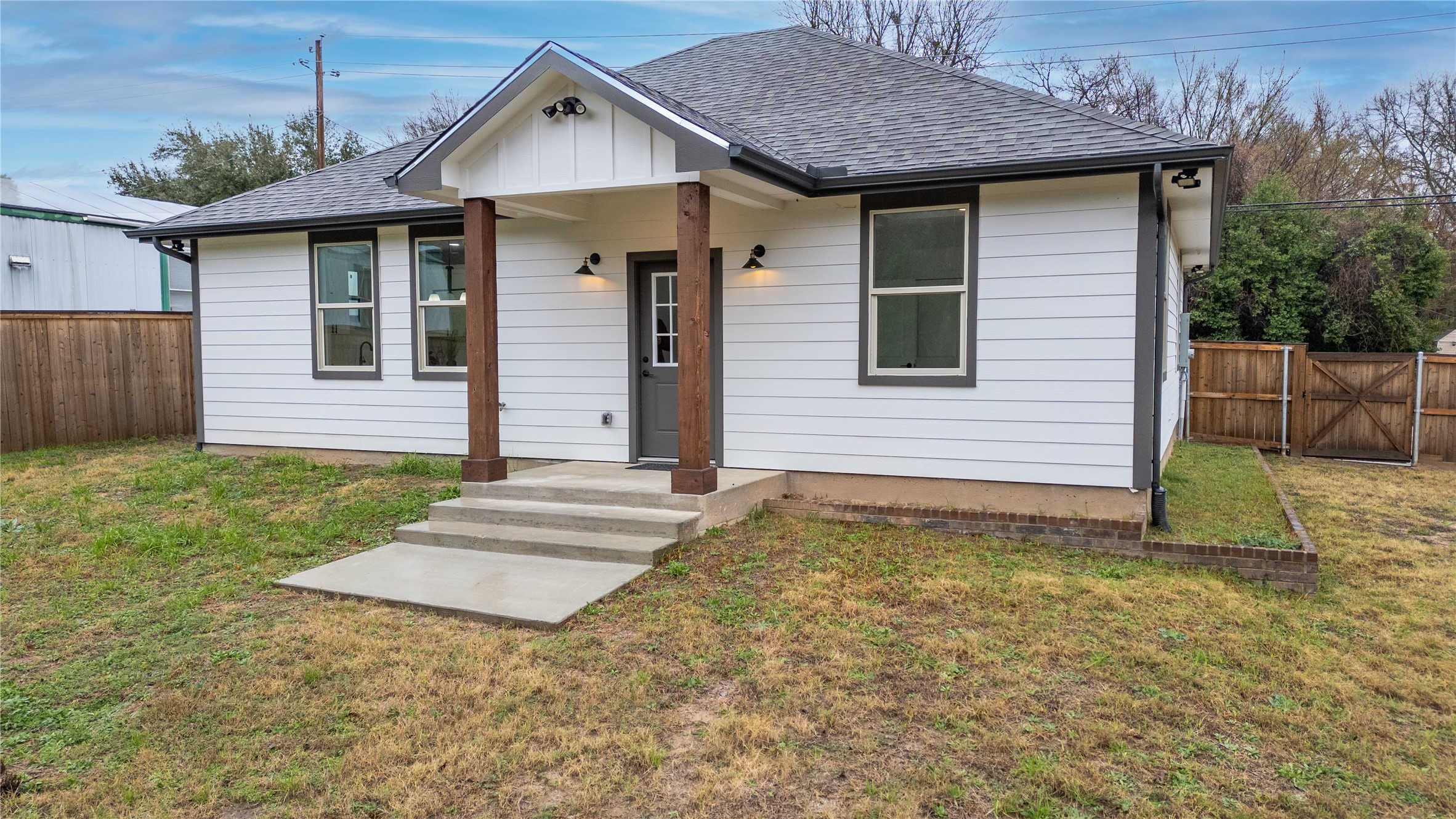 715 N Hamlett Street Athens TX 75751