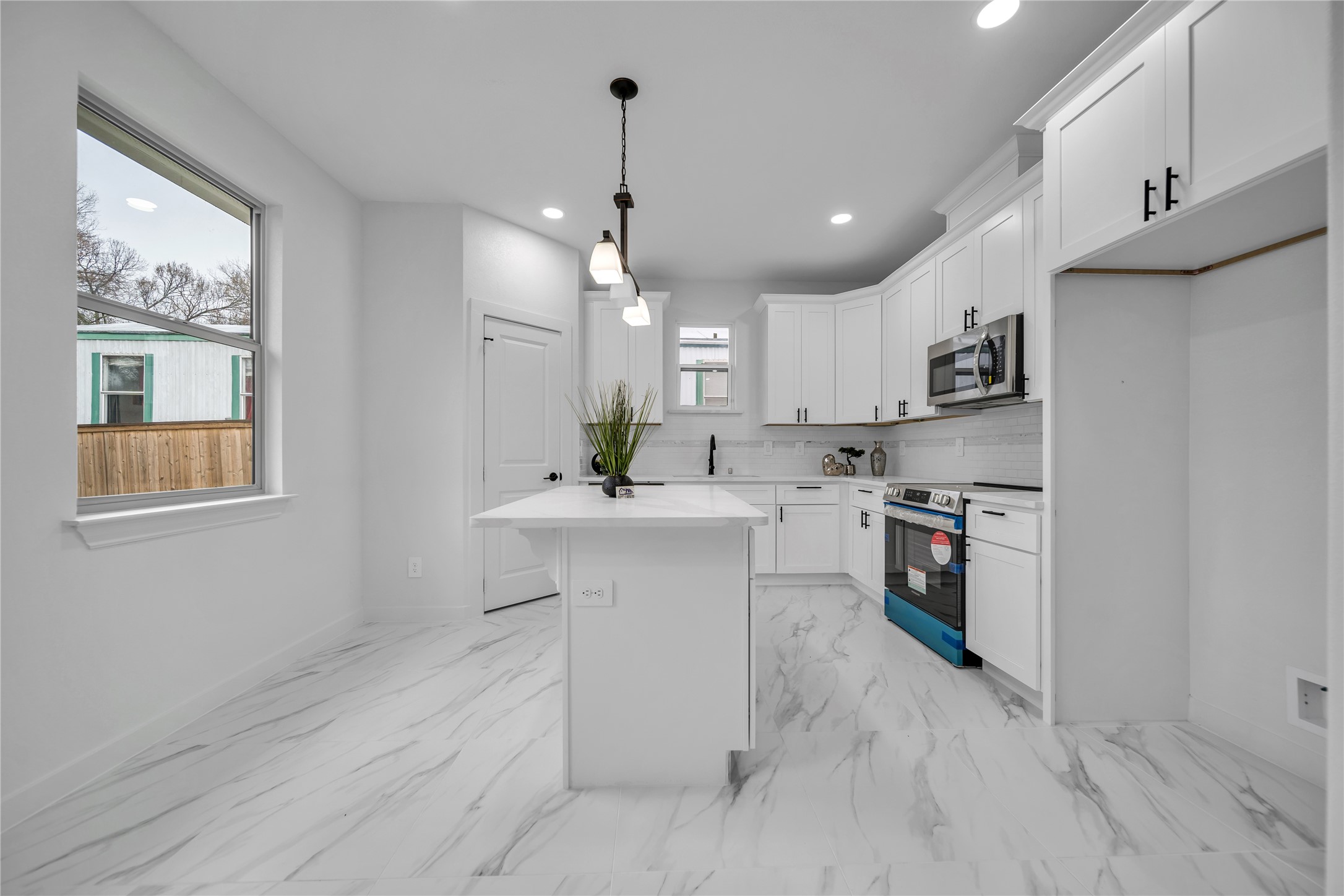 715 N Hamlett Street Athens TX 75751