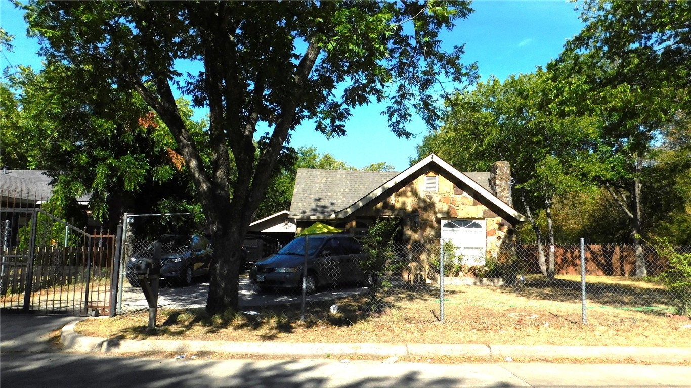 3030 Sydney Street Fort Worth TX 76105
