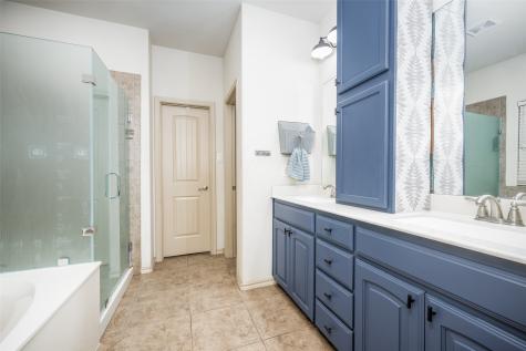 5100 Crystal Lake Avenue Krum TX 76249