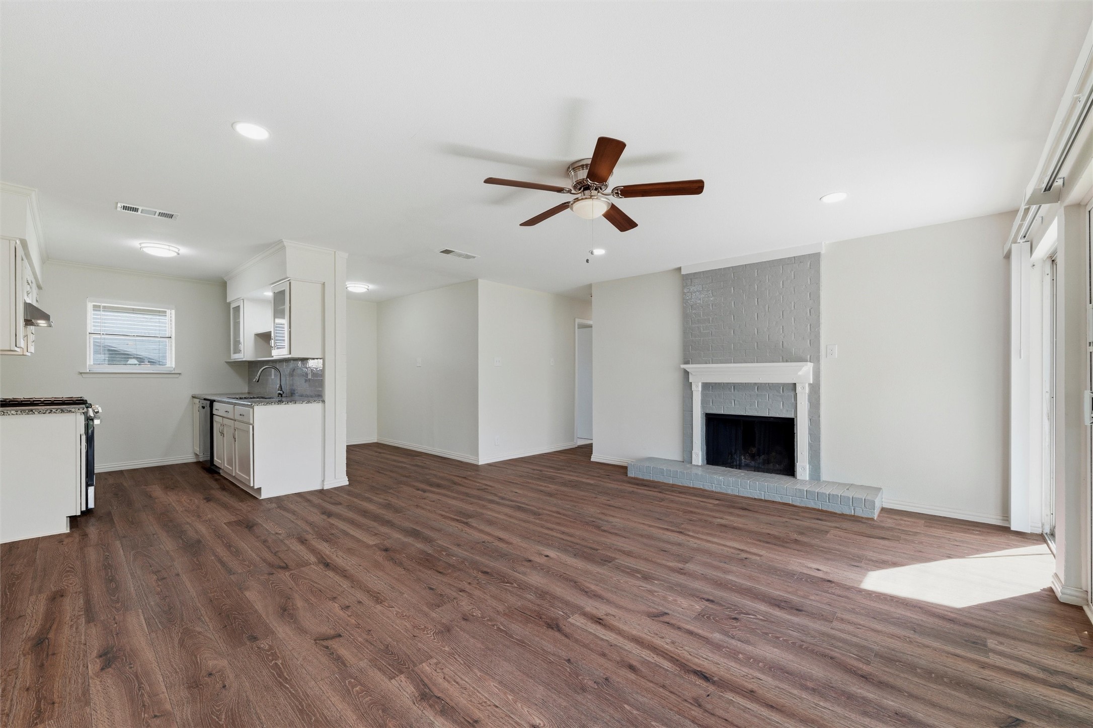 429 Blueberry Lane Grand Prairie TX 75052